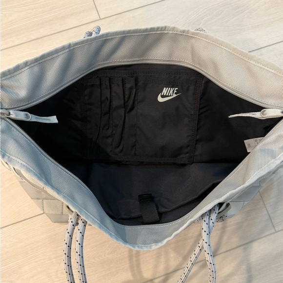 Nike RPM Tote Bag - Picture 3 of 3